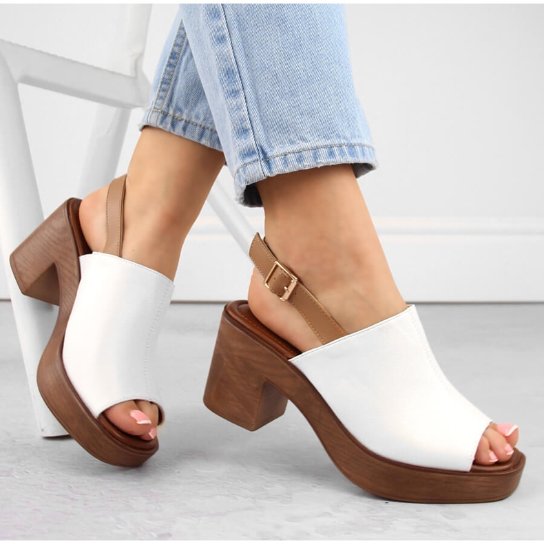 M. DASZYŃSKI Ženske sandale na visoku petu i platformu, bijele M.Daszyński MR23117-4 bijela 1