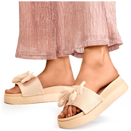 Bež ženske papuče s mašnom na debelom potplatu 1