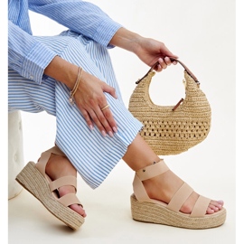 Bež sandale na klin Minna 1