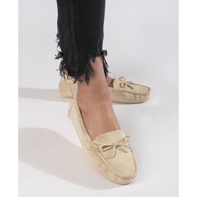 Udobne ženske mokasine od brušene kože bež boje 2