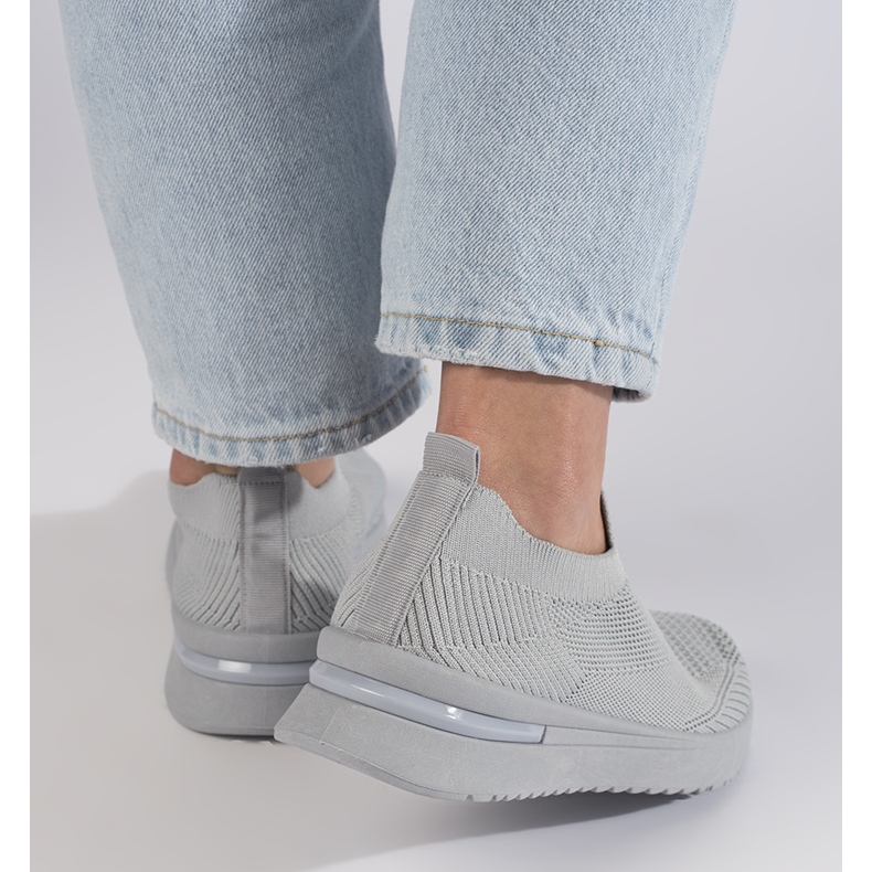 Sive sportske cipele s natikačama siva 2