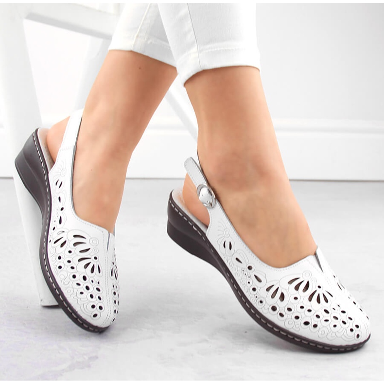 Kožne udobne ženske pune ažur sandale, bijele, T.Sokolski L24-27 bijela 1