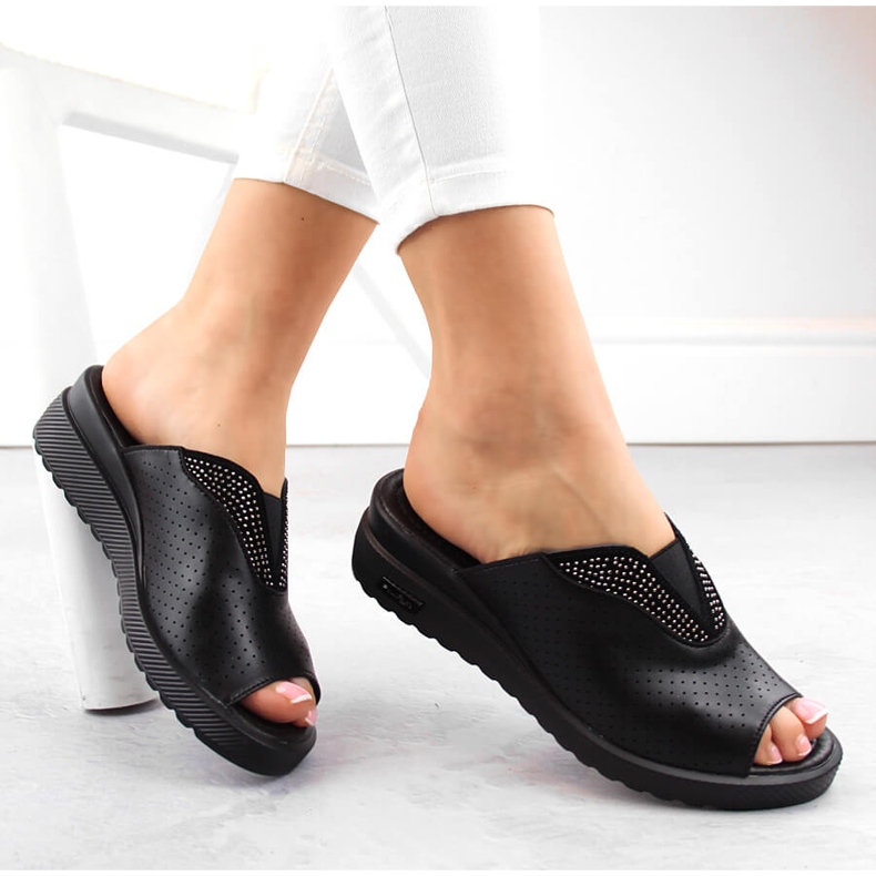 Crne kožne ženske sandale na wedge Filippo DK6146 crno 1