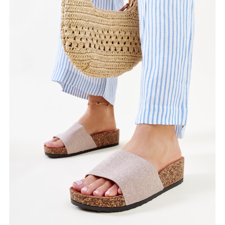 Tamno bež mule s plutenim Naifene klinom 1