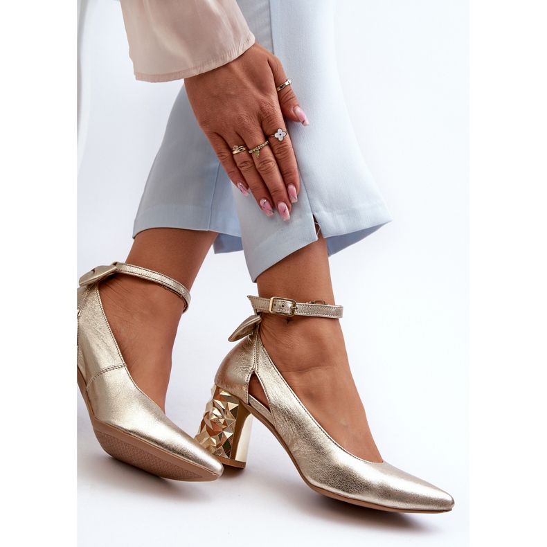 Kožne cipele s mašnom Maciejka 05059-25 zlatne zlatni 1