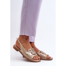 Elegantne ženske sandale sa zlatnim ukrasom na ravnu petu, zlatne S.Barski KV27-053 2