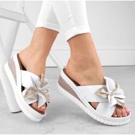 Udobne ženske kožne natikače na cvjetić, bijele Artiker 54C0537 bijela 1