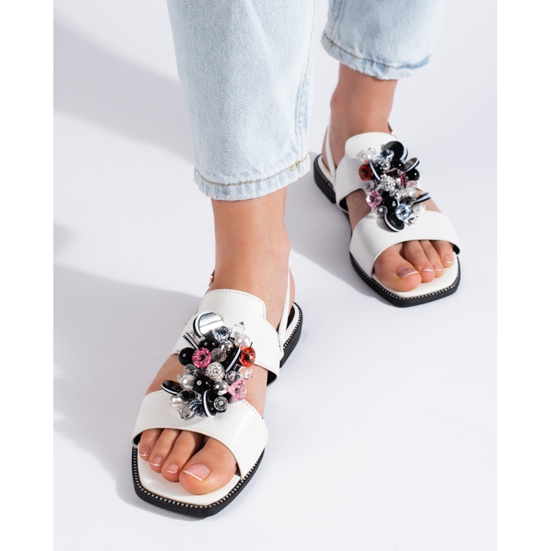 Bijele ženske sandale sa ukrasom bijela 1