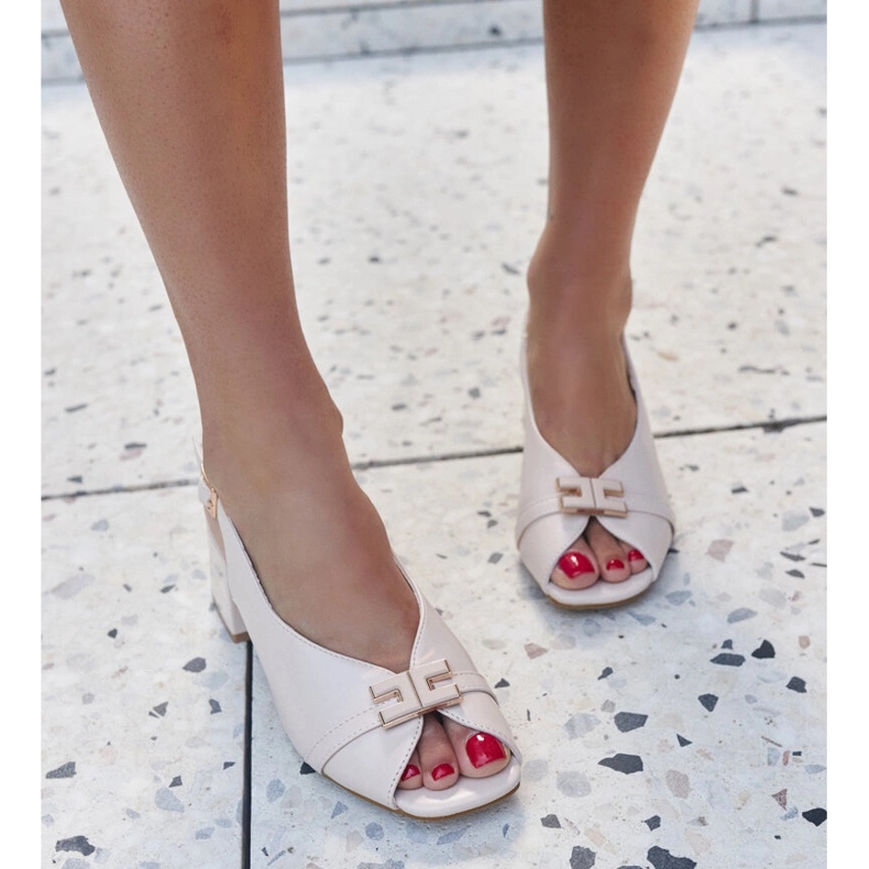 Bež sandale s Totana kožnim umetkom 1