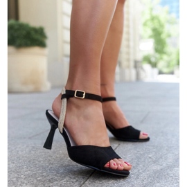 Sandale s kožnim uloškom s Rossana kamenčićima crno 1