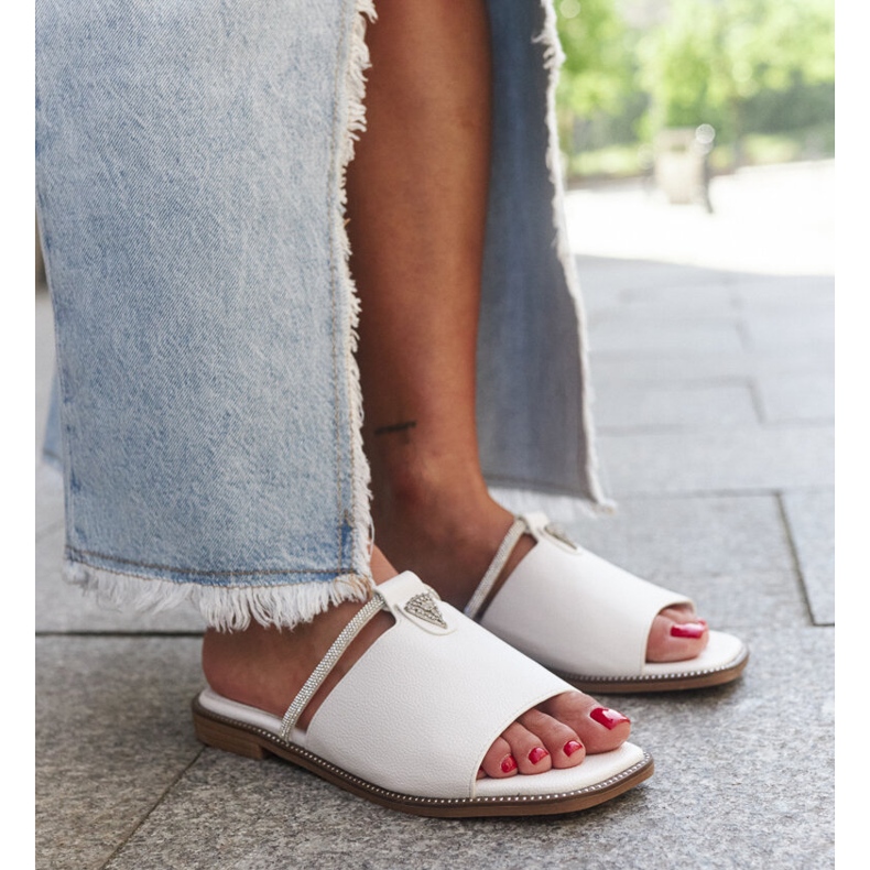 Japanke s Antari kožnim umetkom bijela 1