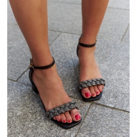 Sandale s kožnim uloškom i Shamsa kamenčićima crno 1