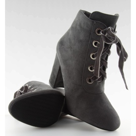 Sive sive čizme sa širokim potpeticama siva 1