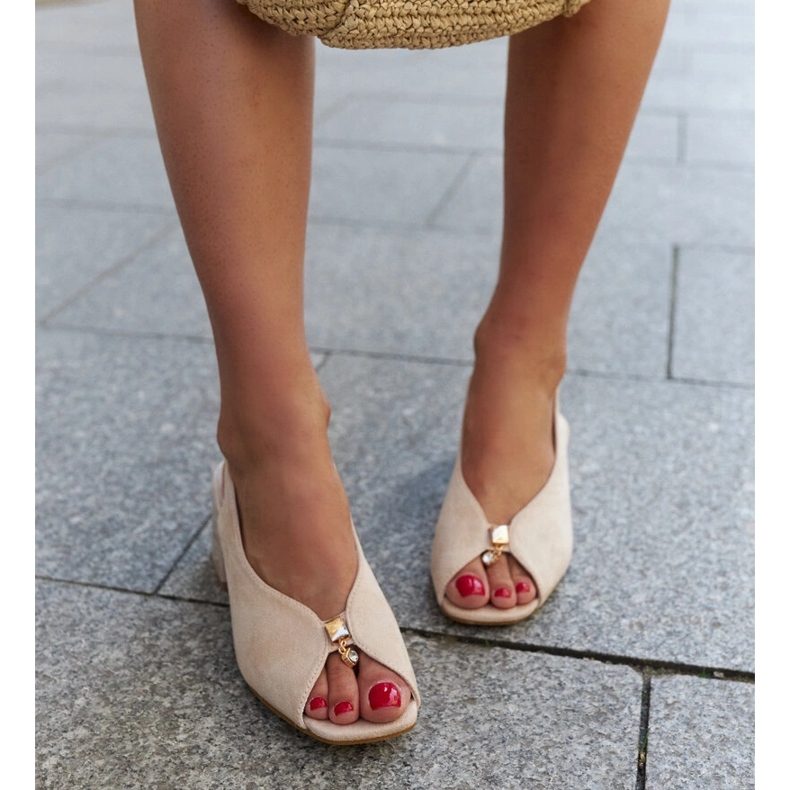 Blok sandale s umetkom od Shamoun kože bež 1