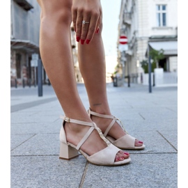 Sandale na visoku petu s Yakoota kožnim uloškom bež 1