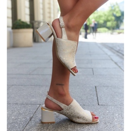 Blok sandale s kožnim umetkom Nuna bež 1