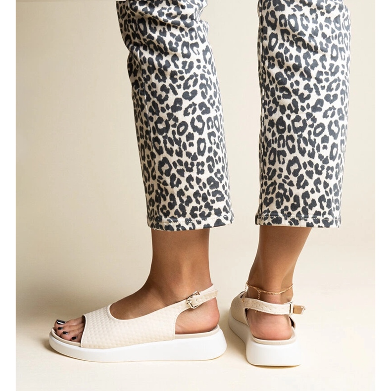 Hamondove bež sandale s debelim potplatom 2