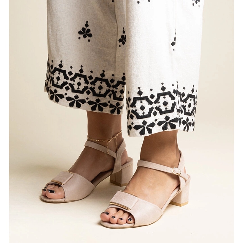 Bež sandale na nisku petu marke Frederica 1