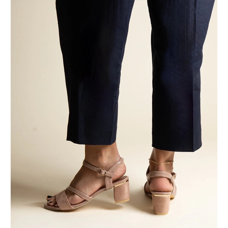 Tamno bež sandale s kombinacijom Hambly materijala 2