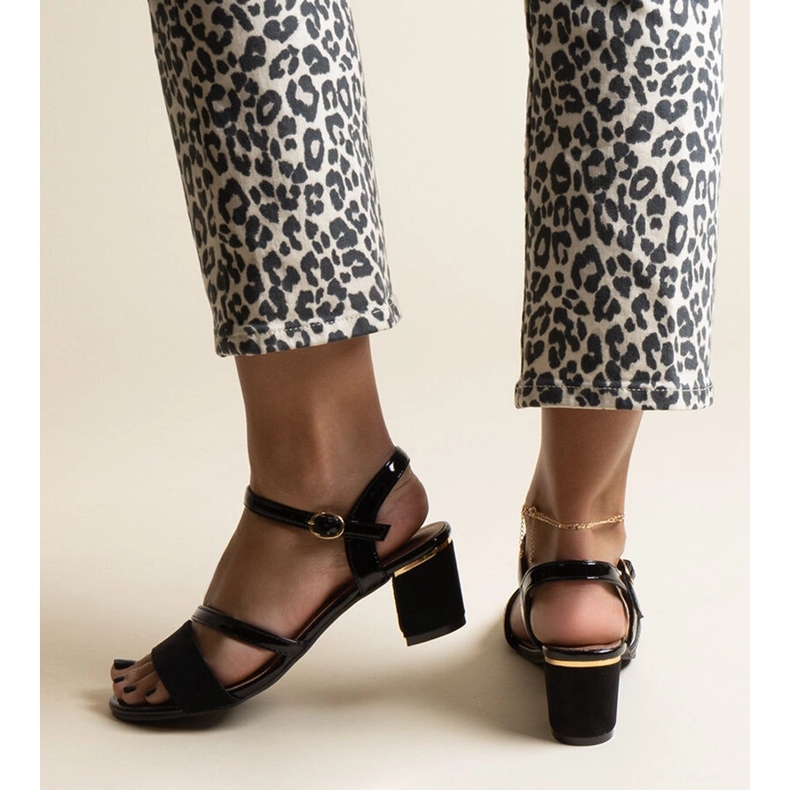 Crne sandale u kombinaciji Hambly materijala crna 2