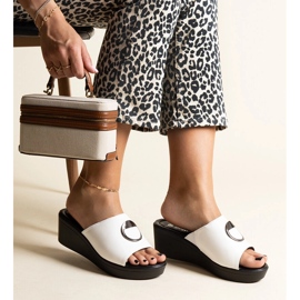 Bijele jakne s Keirenh kopčom bijela 1