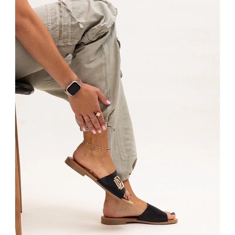 Crne japanke s Almeita kopčom crna 1