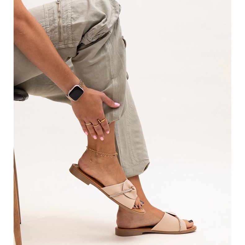 Šeširi ukrašeni remenom sa Amari cirkonima bež 1