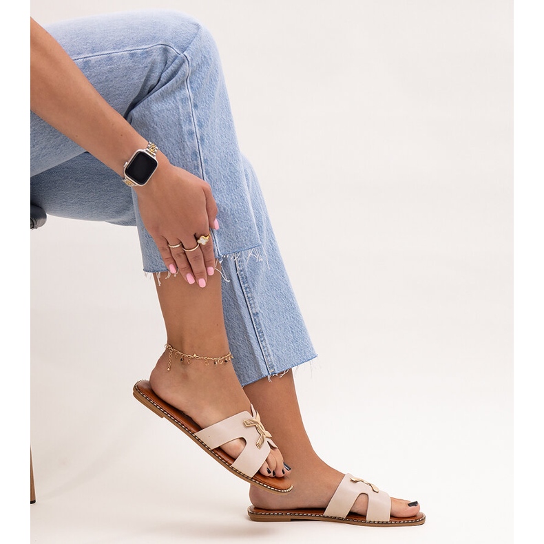 Svijetlo bež japanke s Razanna kopčom 1