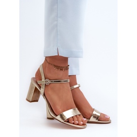 Golden Glindra sandale na visoku petu zlatni 2