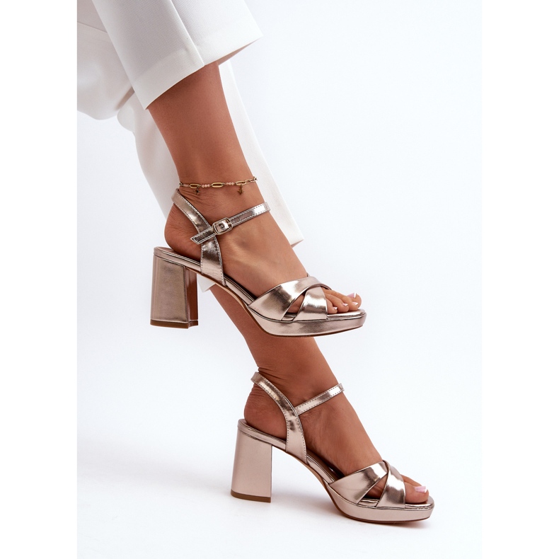 Ženske sandale na visoku petu od eko kože zlatne boje Jatine zlatna 2