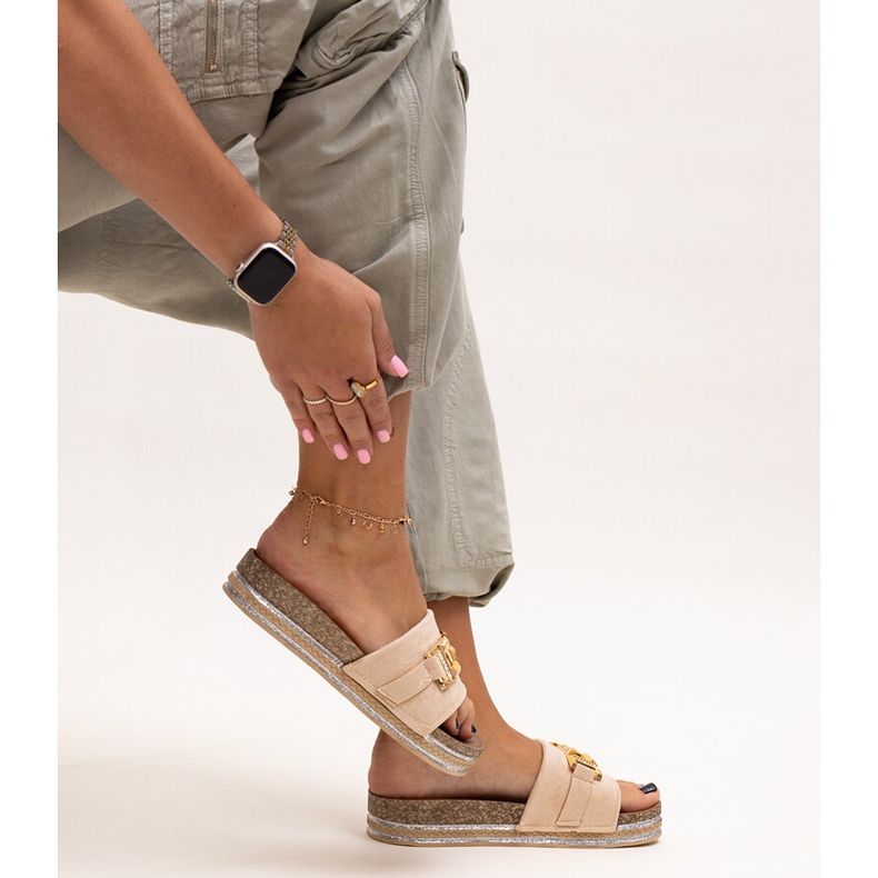 Niamh bež japanke sa sjajnom kopčom 1