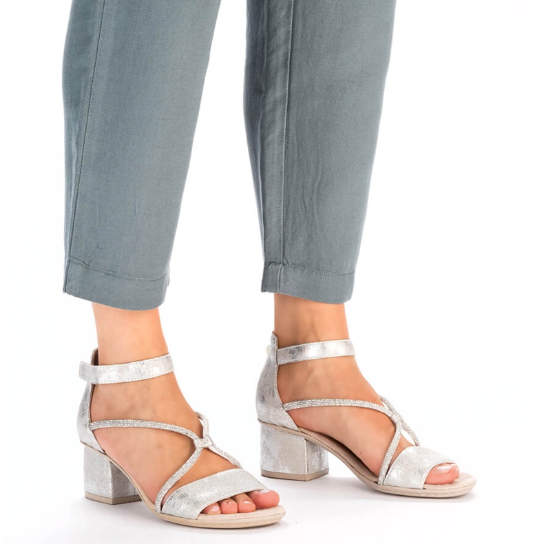 Udobne ženske sandale na visoku petu s čičkom, srebrne Rieker 64654-40 srebro 2