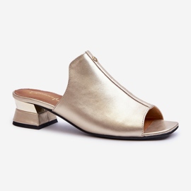 Elegantne ženske japanke od prirodne kože na niske pete Maciejka 06360-25 zlatne zlatni 1