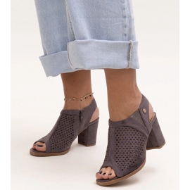 Evento Ažurirane sandale na visoku petu s kožnim Heilma uloškom siva 1