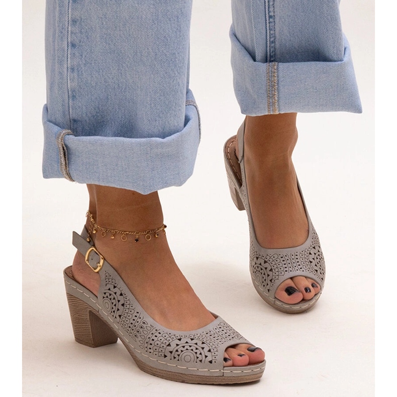 Evento Sive ažurne sandale na visoku petu iz Riessen siva 1