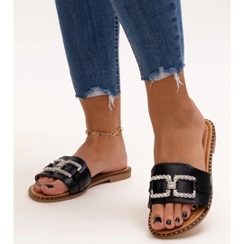 Crne japanke s ukrasnom kopčom marke Rochaela crna 1