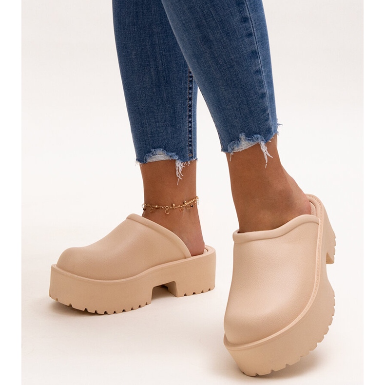 Bež japanke s masivnim Huss potplatom 1