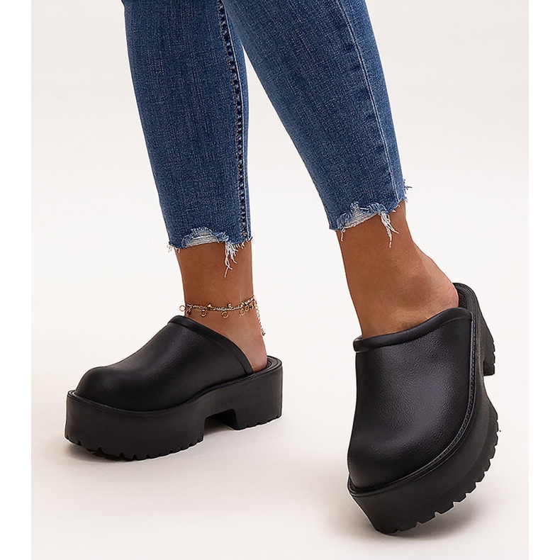 Crne japanke s masivnim Huss potplatom crno 1