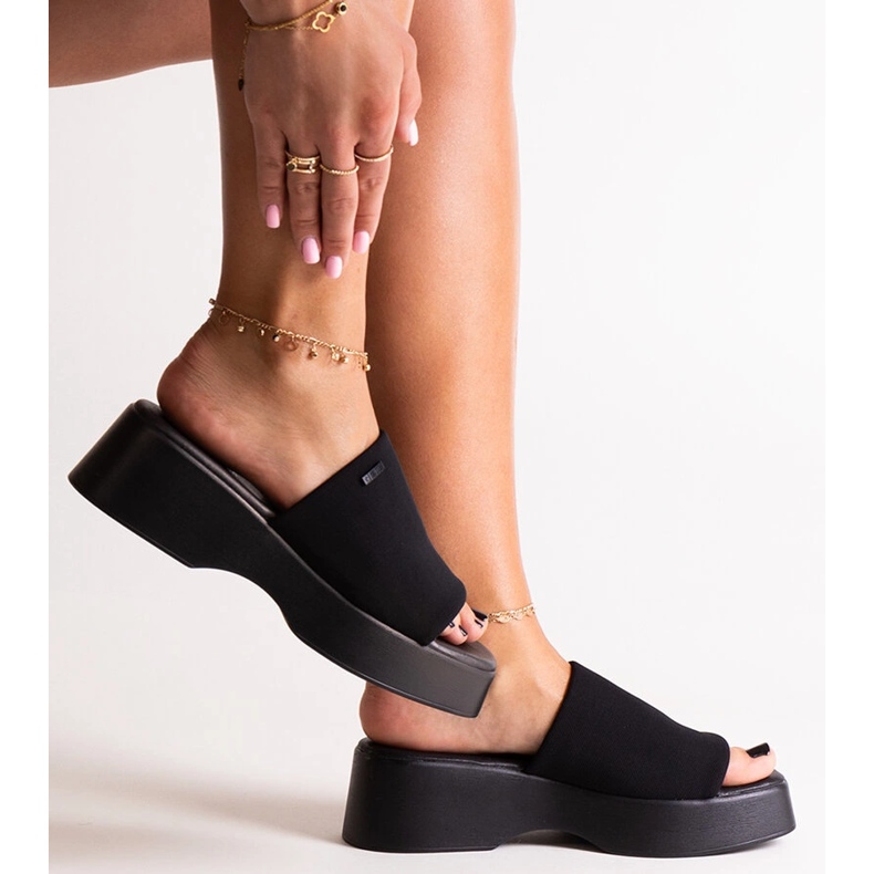 Crne japanke na platformi Big Star NN274021 crno 1