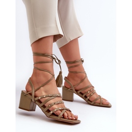 Vezane sandale na nisku petu ukrašene nitnama, zelene Chrisele zelena 1