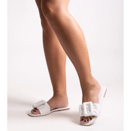 Bijele papuče s kopčom Ganema bijela 1