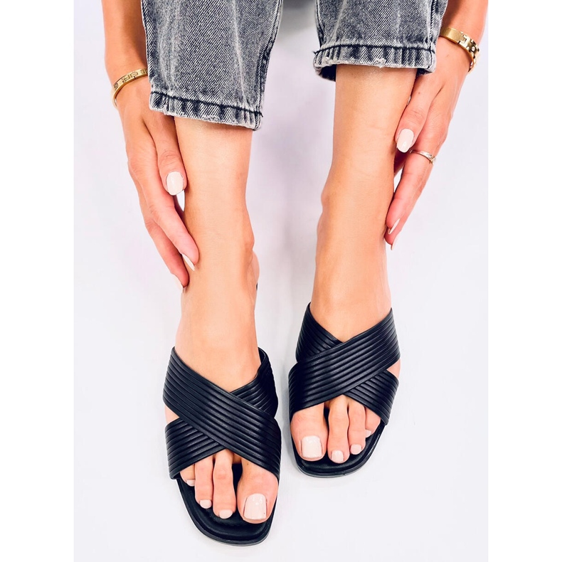 Fuzzy crne ženske papuče crno 1