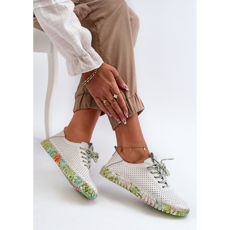 S.Barski Ženske čipkaste cipele od prirodne kože bijele boje Farnalea bijela 2