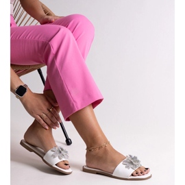 Bijele japanke s cvijetom cirkona Vendula bijela 1