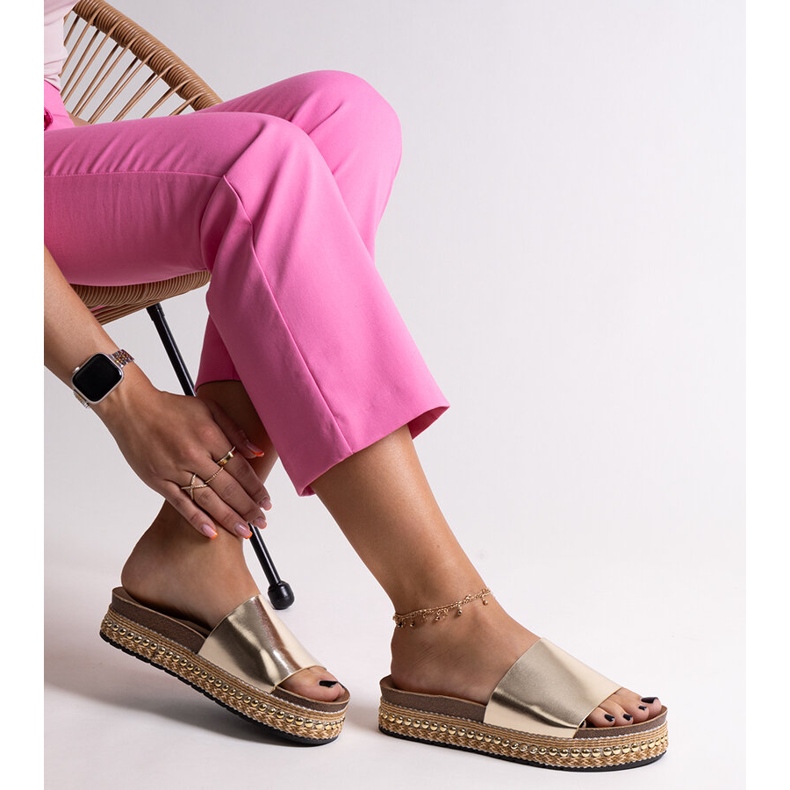 Zlatne japanke s ukrasnim jasmine potplatom zlatna 1