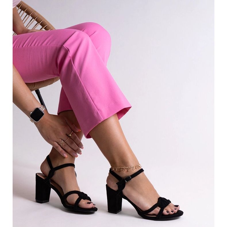 Crne sandale na visoku petu marke Shama crna 1