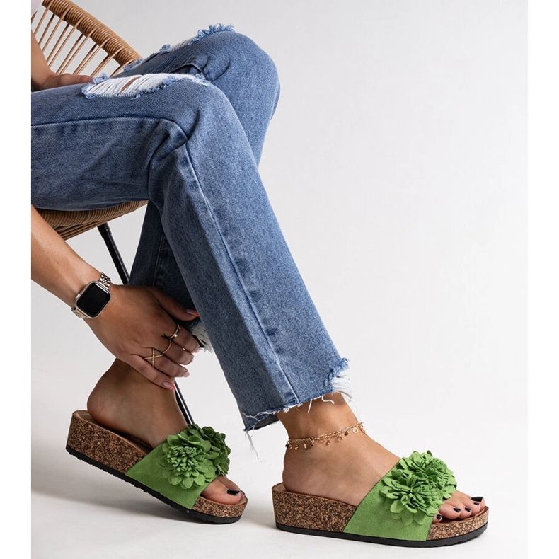 Zelene japanke s cvjetićima na platformi Apolonia zelena 1