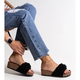 Crne japanke s cvjetićima na platformi Apolonia crna 1