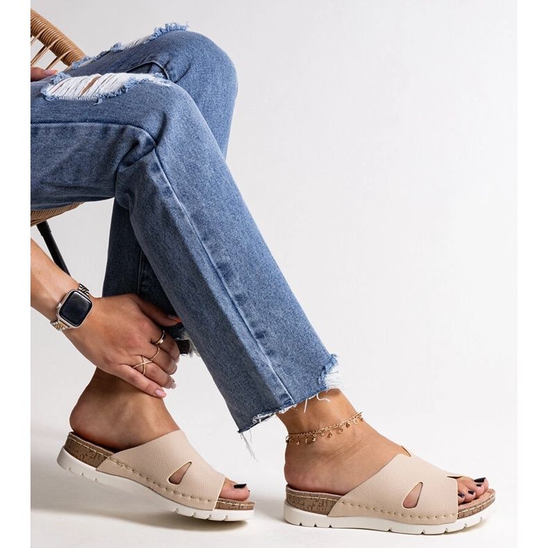 Bež japanke s kožnim umetkom Masha 1