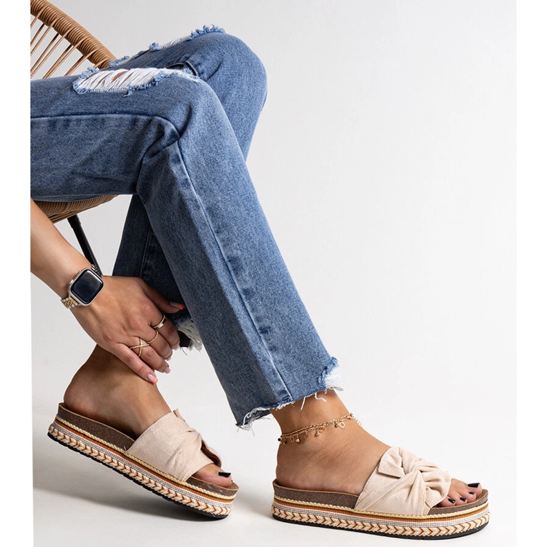 Masivne bež japanke s ukrasnim Nibalie potplatom 1